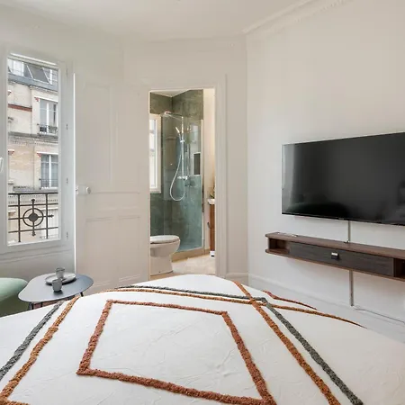Cosy 14 Apartment Paris
